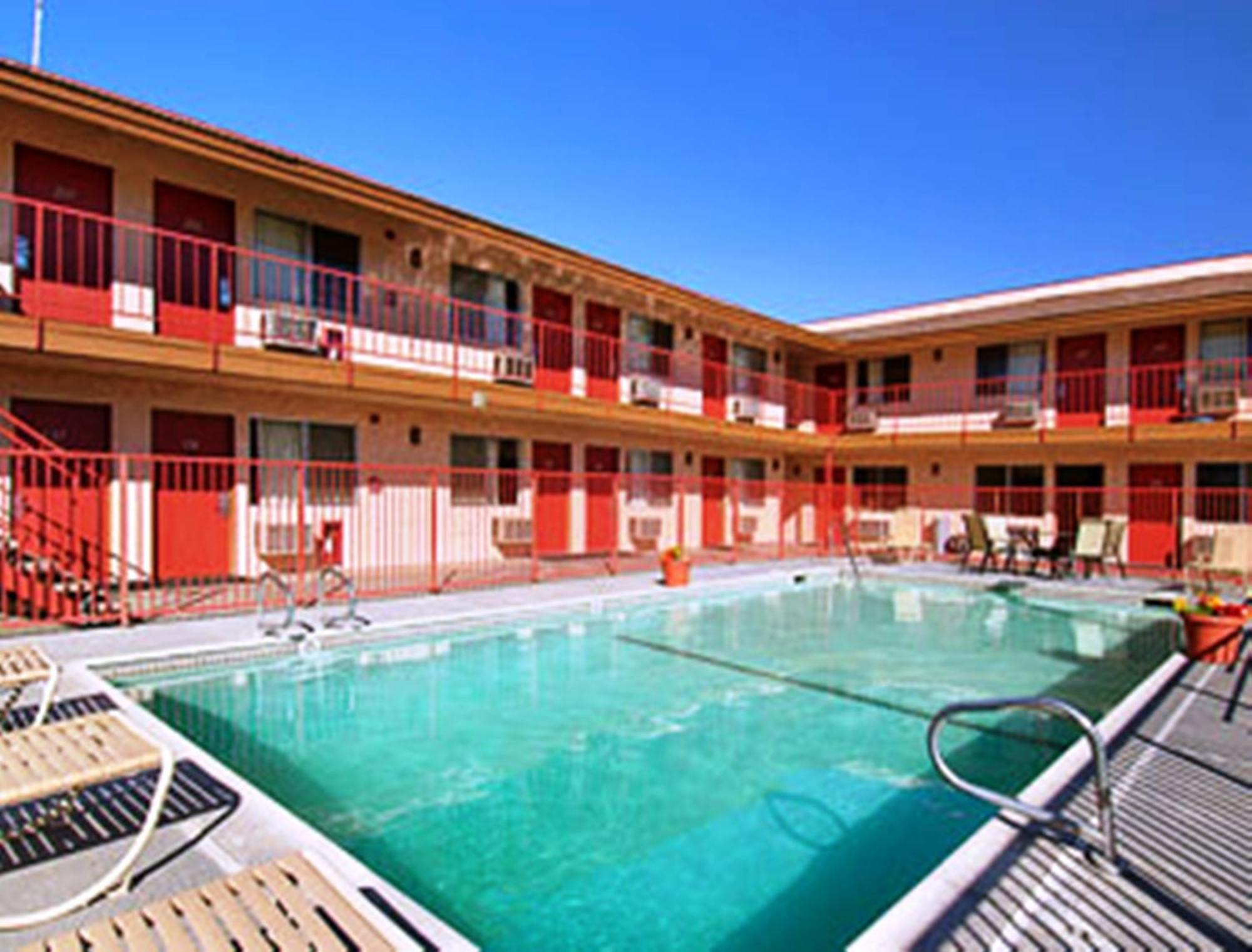 Park Avenue Inn & Suites Victorville Exteriér fotografie